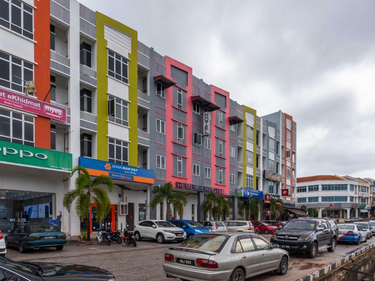 Remember Hotel Bukit Gambir Exterior photo