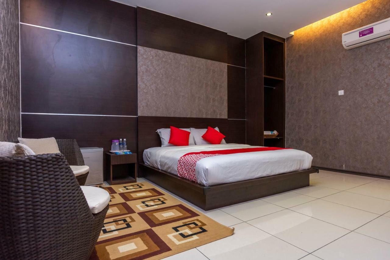 Remember Hotel Bukit Gambir Exterior photo