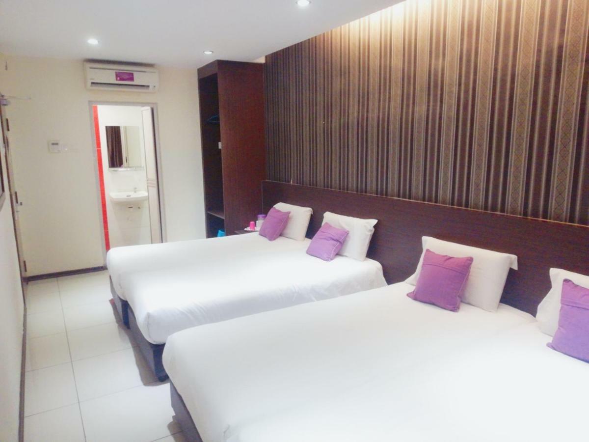 Remember Hotel Bukit Gambir Exterior photo