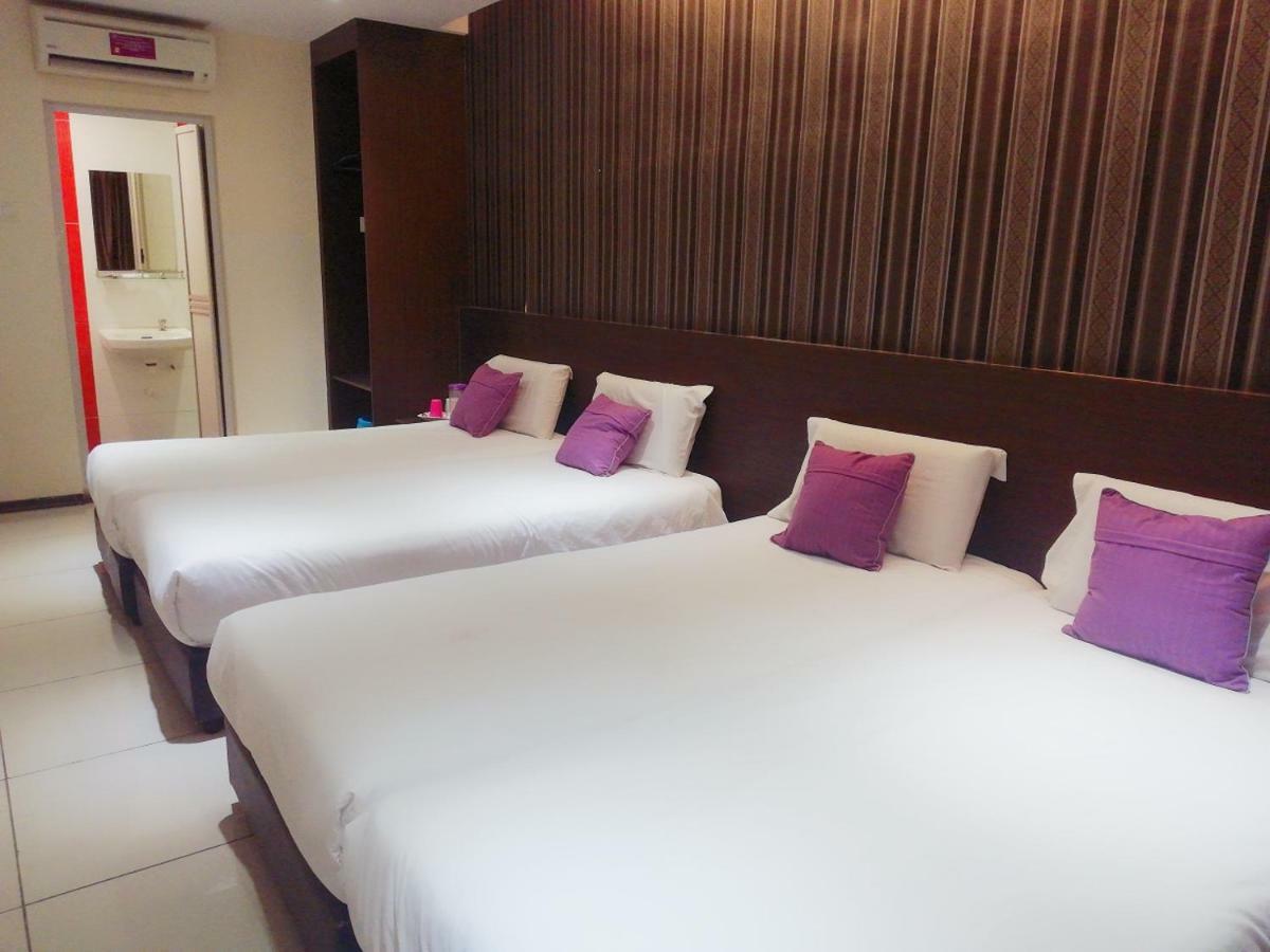 Remember Hotel Bukit Gambir Exterior photo